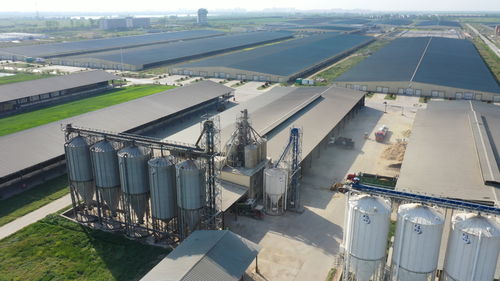 簡愛加碼高端酸奶 4億元自建工廠明年投產，全面布局上游供應鏈